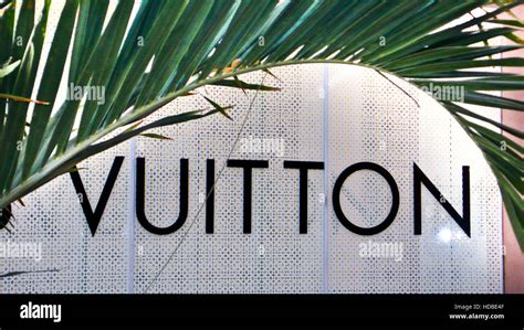 louis vuitton store in hawaii.